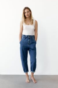 Women’s dark blue scrunchy waistband jeans