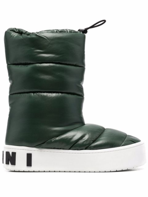 Stylish dark green padded snow boots