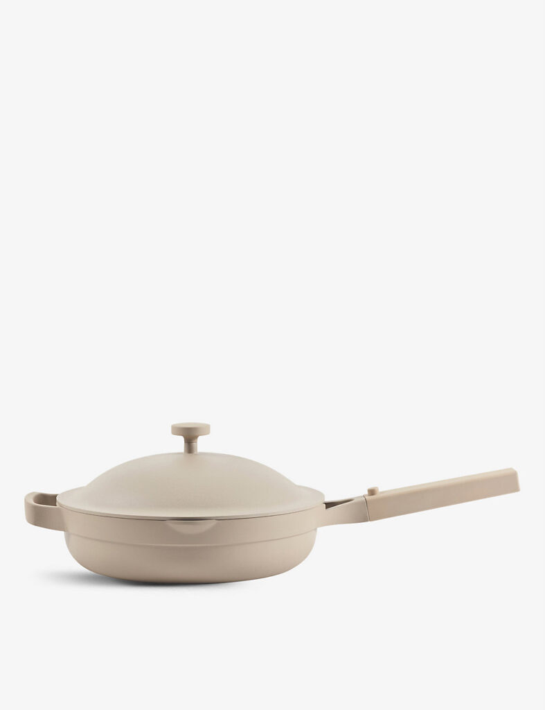 Beige aesthetic minimalistic cooking pan