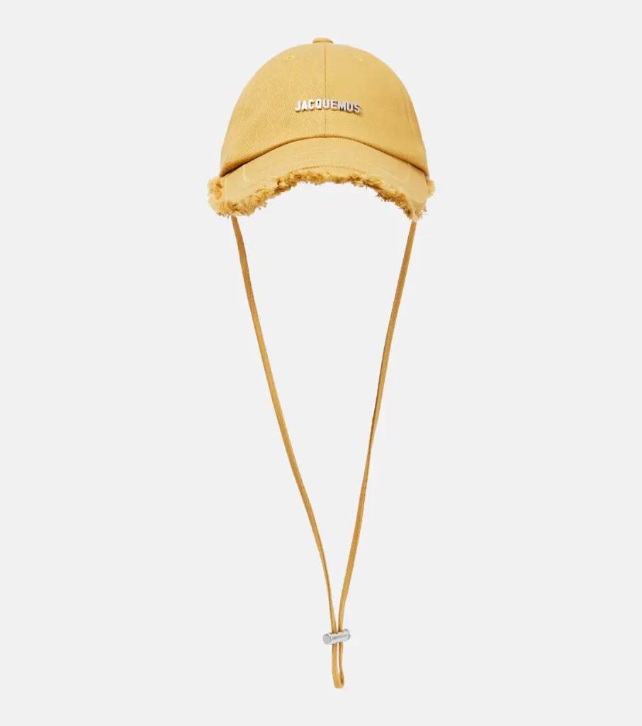 Yellow baseball cap from Jacquemus.