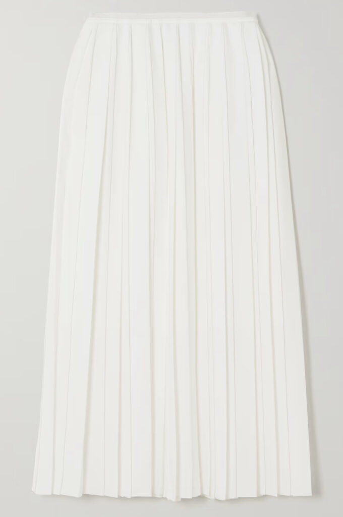 Long tennis skirt in white.