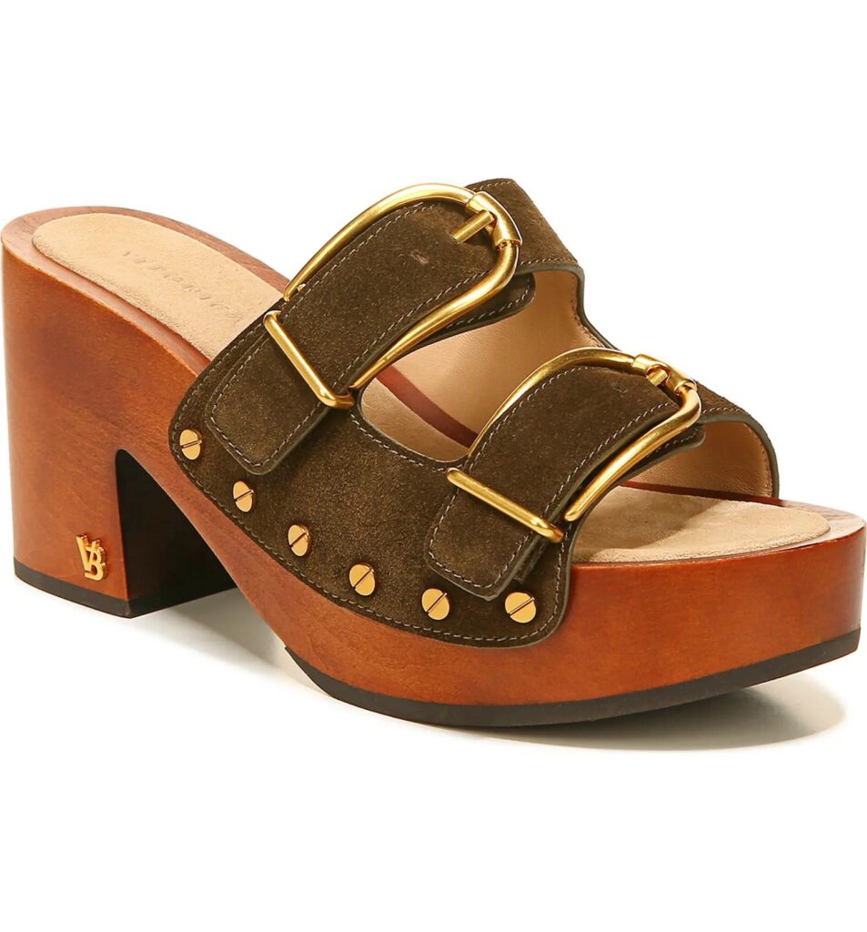 Clog sandals in olive green for women.