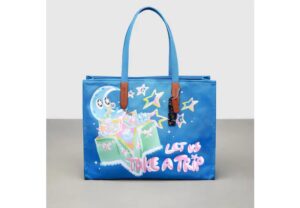 Blue tote bag from Coachtopia.