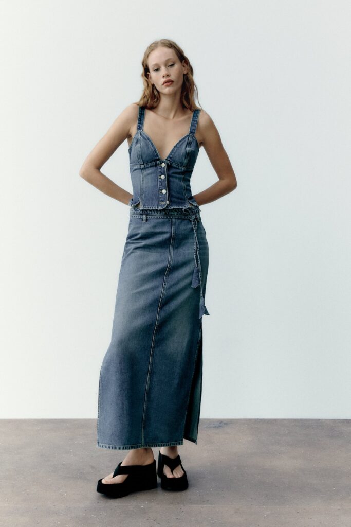 Long denim high-waisted skirt from Zara