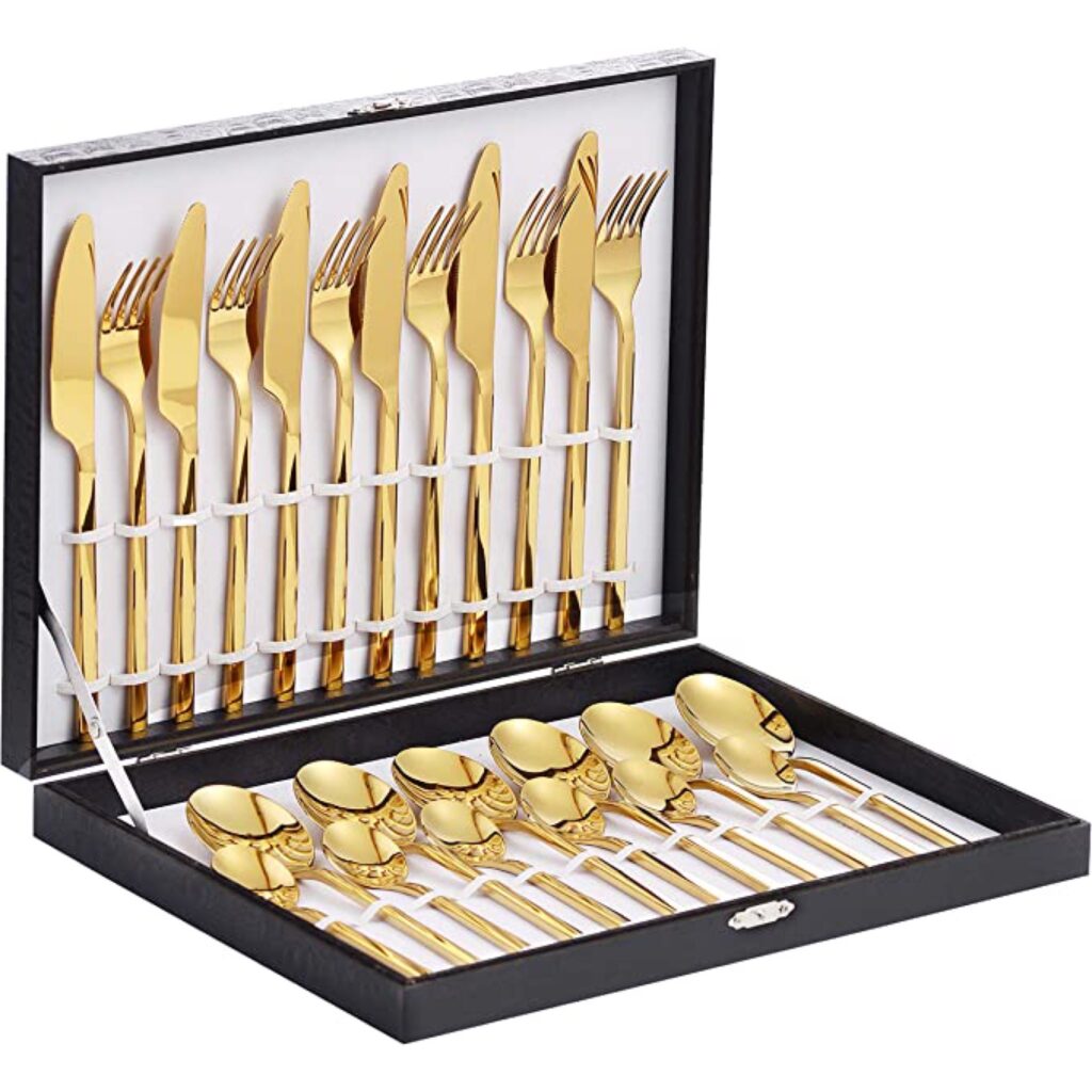 Gold cutlery set