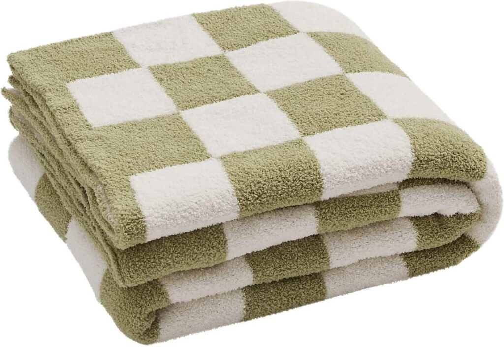 Green chequered blanket