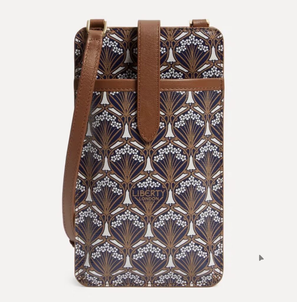 Phone pouch